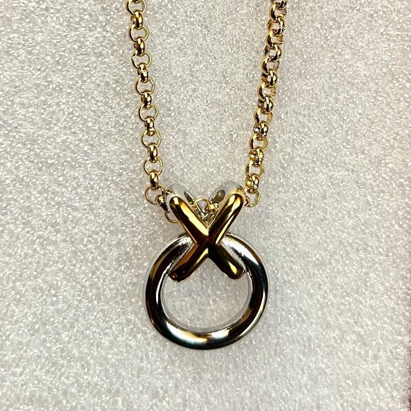 New XO HUGS and KISSES PENDANT Necklace Two Tone - Picture 4 of 6